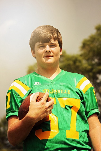其行为完全